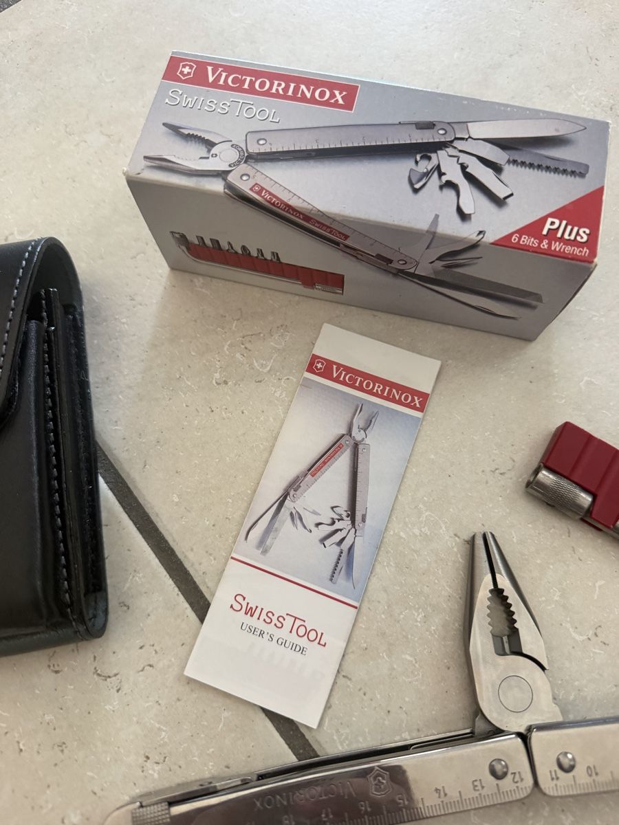 Victorinox Tous les outils: Victorinox Swiss Tool Plus 6 Bits&Wrench – Neuf avec emballage d'origine à Greifensee par Tschappala 2