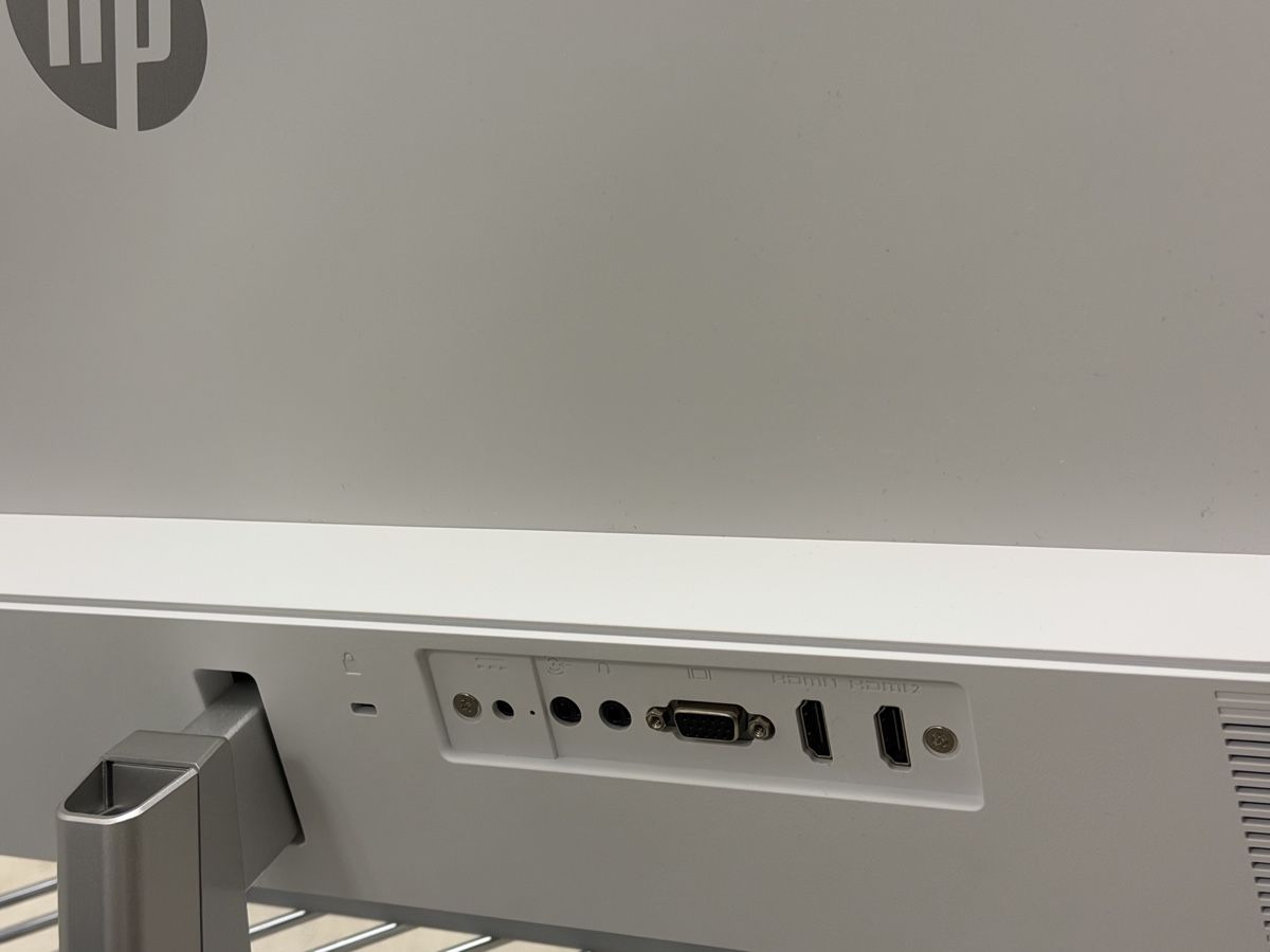 Hewlett Packard Monitor: Monitor von HP - 27 Zoll – Nuovo (secondo la descrizione) da Zürich venduto da k.ssu.s 2