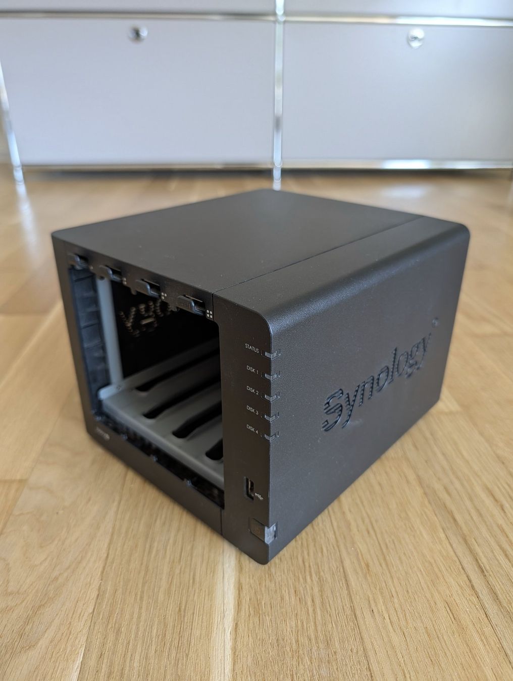 Synology Server: Synology DS916+ 4-Bay Network Storage, 8GB RAM – Usato da Winterthur venduto da bande128 2