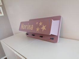 Kindergarderobe mit Ablagefach als Geburtsgeschenk