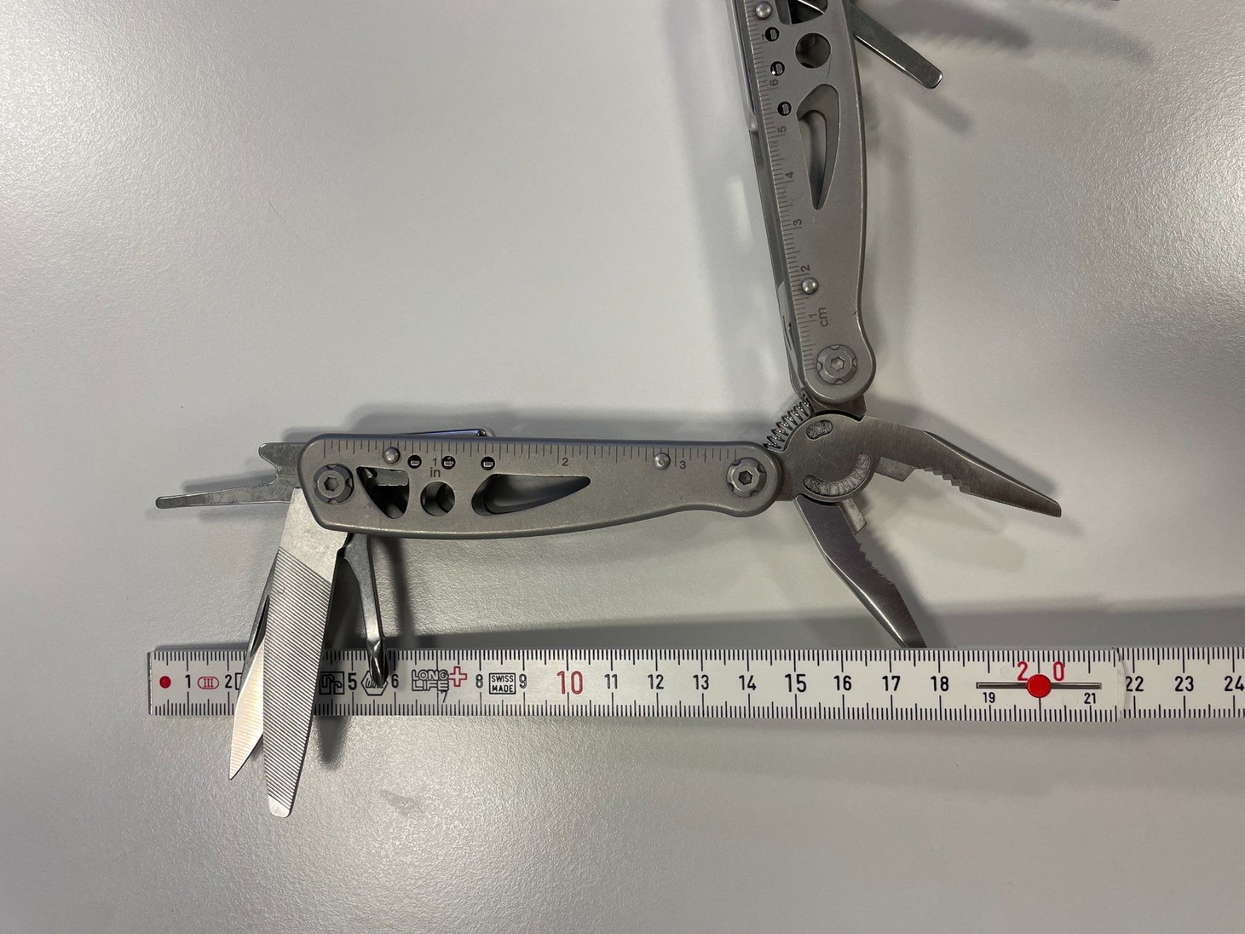 Alle Werkzeuge: Multitool aus Edelstahl / Hosentaschen-Werkzeugkasten – Neu und originalverpackt aus Zug von Cry71 1