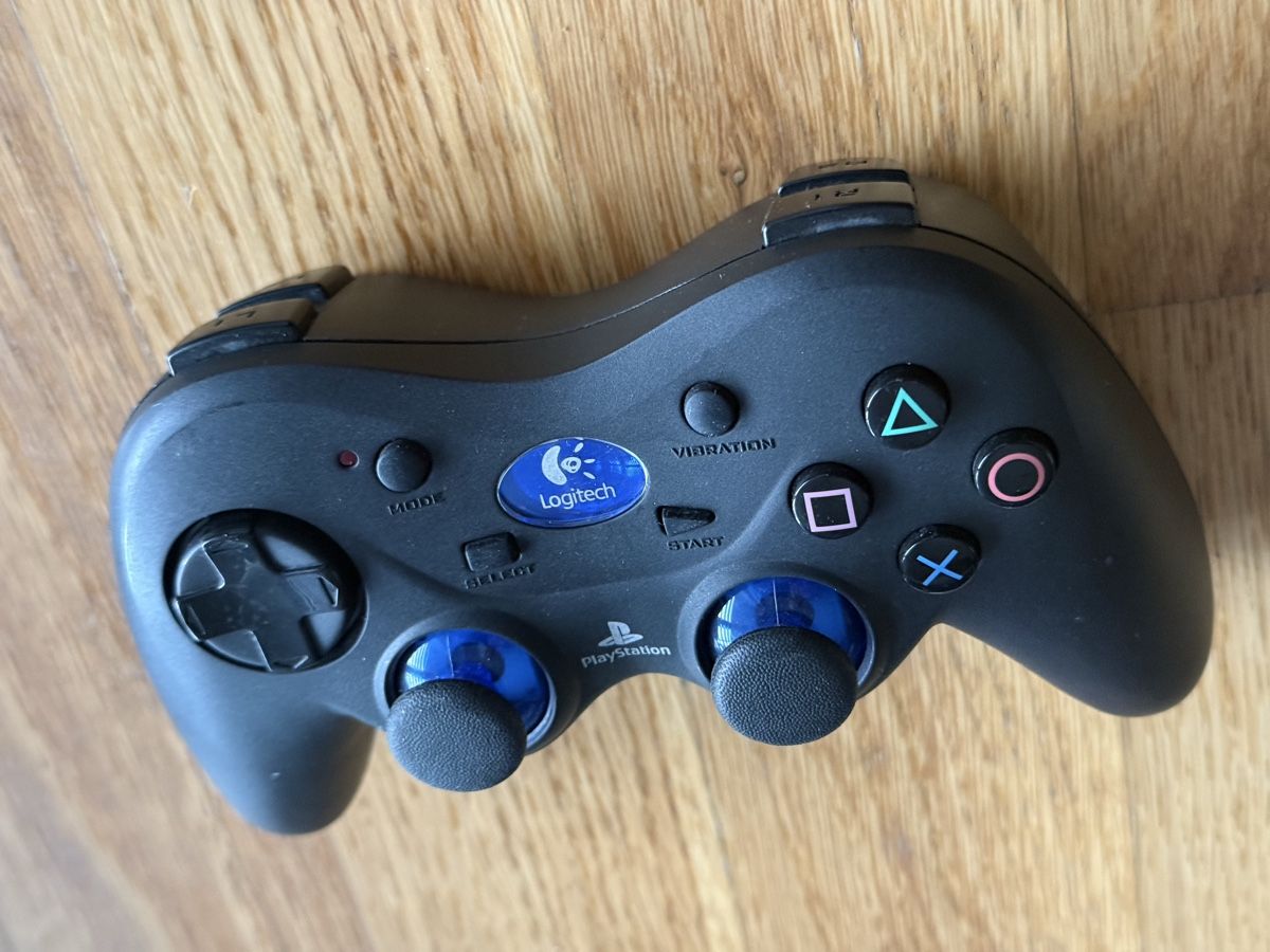Logitech Controller: Logitech Cordless Action Controller PS2 mit Empfänger – Gebraucht aus Fehraltorf von Lenal01 4