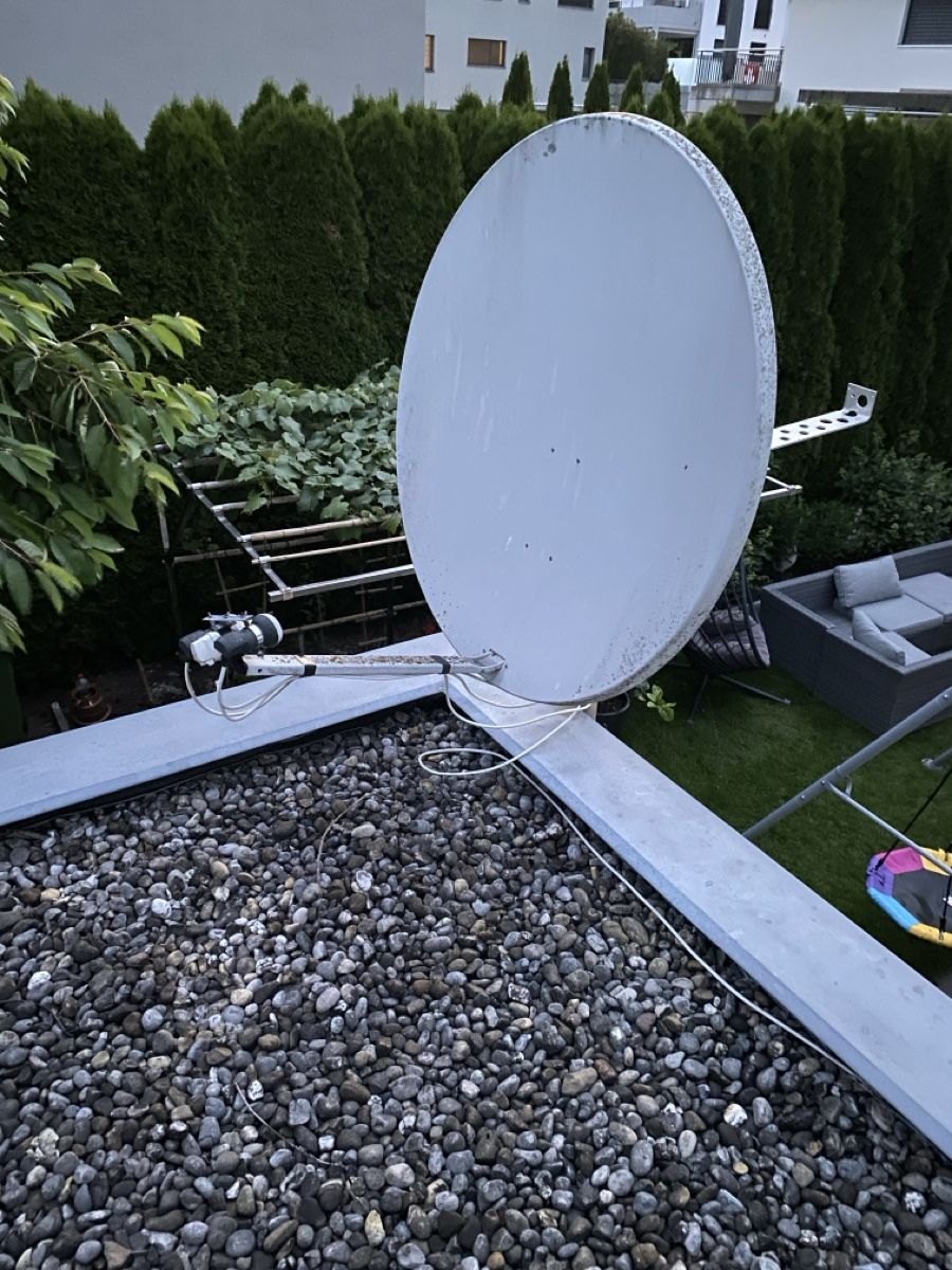 Satellitenschüssel: Triax Antennen  – Gebraucht aus bütschwil von dd03 1