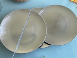 Teller neu, 33 cm Durchmesser, Kunststoff