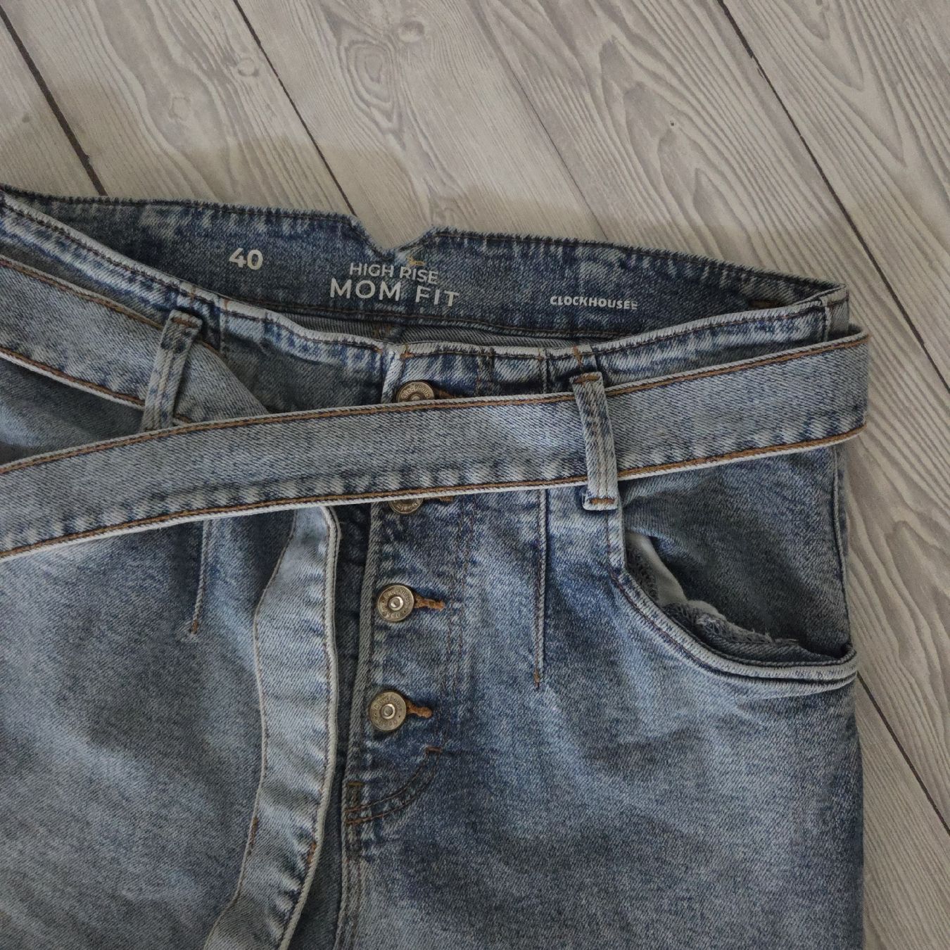 C&A Jeans: Clockhouse Mom Fit Jeans, Grösse 40 – Usato da Näfels venduto da CH.Kchlineknopf 1