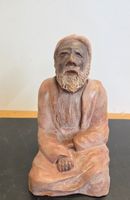 Ausdrucksstarke Tonfigur – Handgefertigte Sammlerskulptur