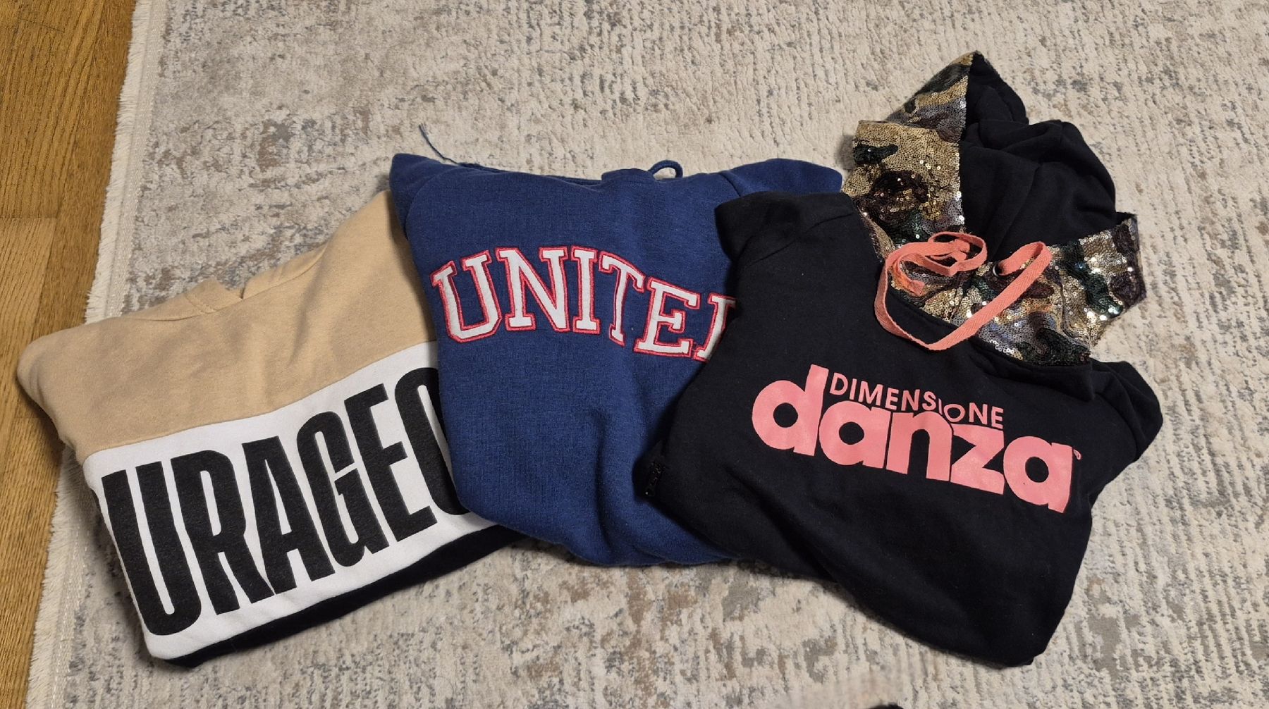 Maglioni & Felpe: Hoodies – Usato da Oberglatt ZH venduto da Toni32