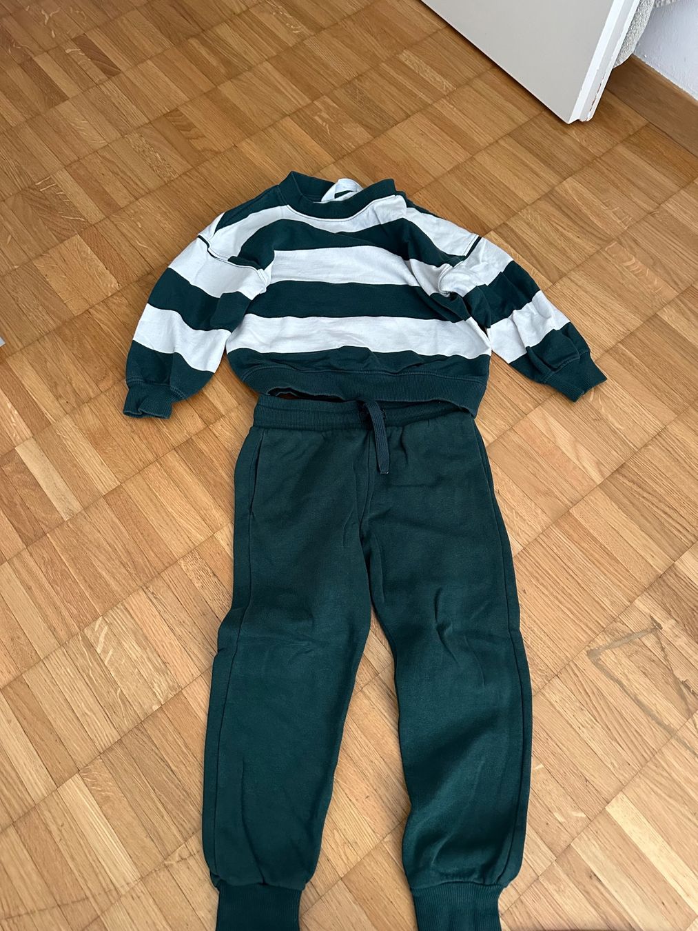 H&M Lotti & Set di vestiti: Set – Usato da Zug venduto da uri_z6fm