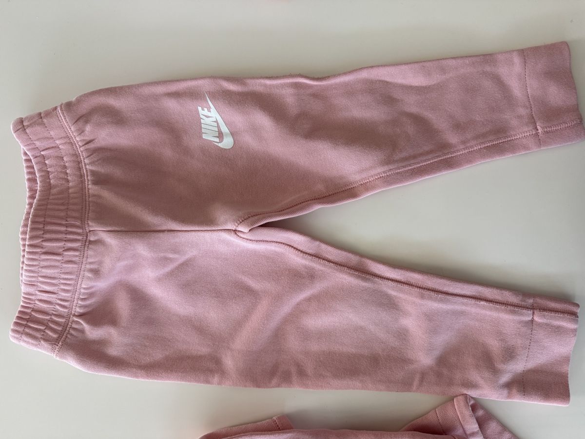 Nike Jumpsuits: Tuta Nike Fleece bimba – D'occasion à Bellinzona par mon_2wjn 1