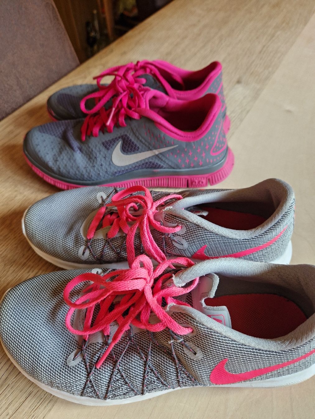 Nike Chaussures filles: Nike Laufschuhe  Grösse 36.5  – D'occasion à Jaun par RD03 1