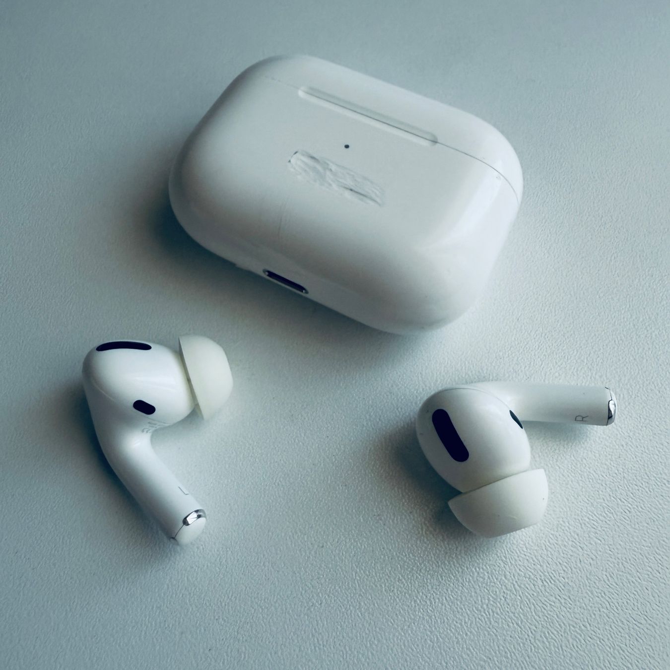 Apple Cuffie: Original Apple AirPods Pro 1 Gen. mit Wireless Case – Usato da Basel venduto da MY.AIRPODS.SHOP 3