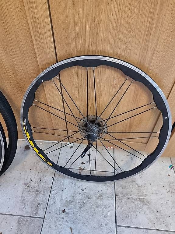 Pezzi di ricambio: Jantes vélo route 700 – Usato da Ecublens VD venduto da ant_b92t
