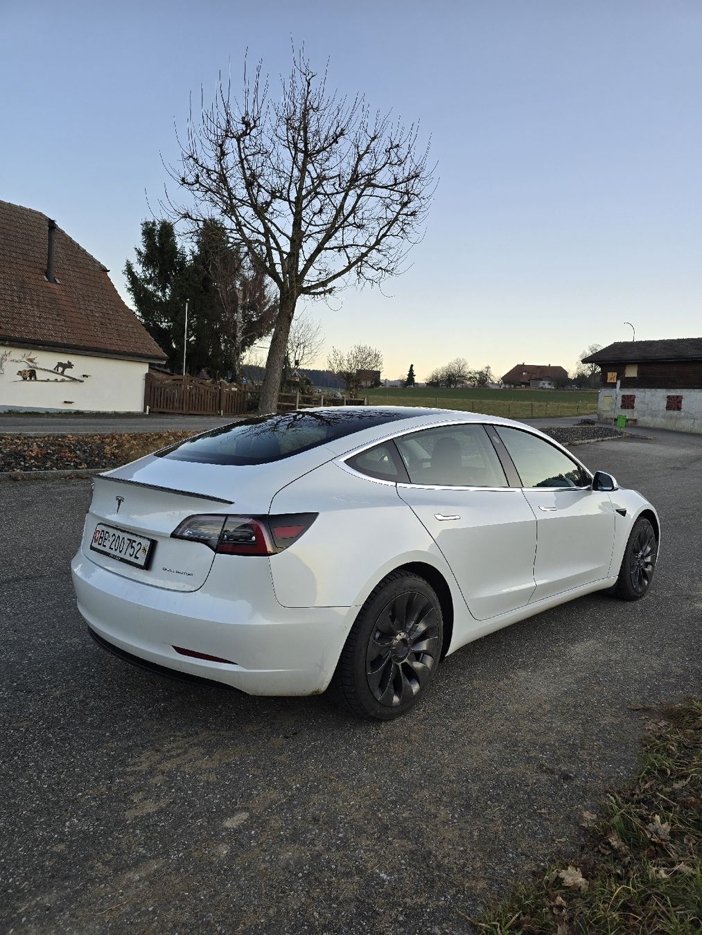 Tesla Automobili: Tesla Model 3 Dual Motor 476ps – Usato da Hettiswil venduto da Keeoll 3