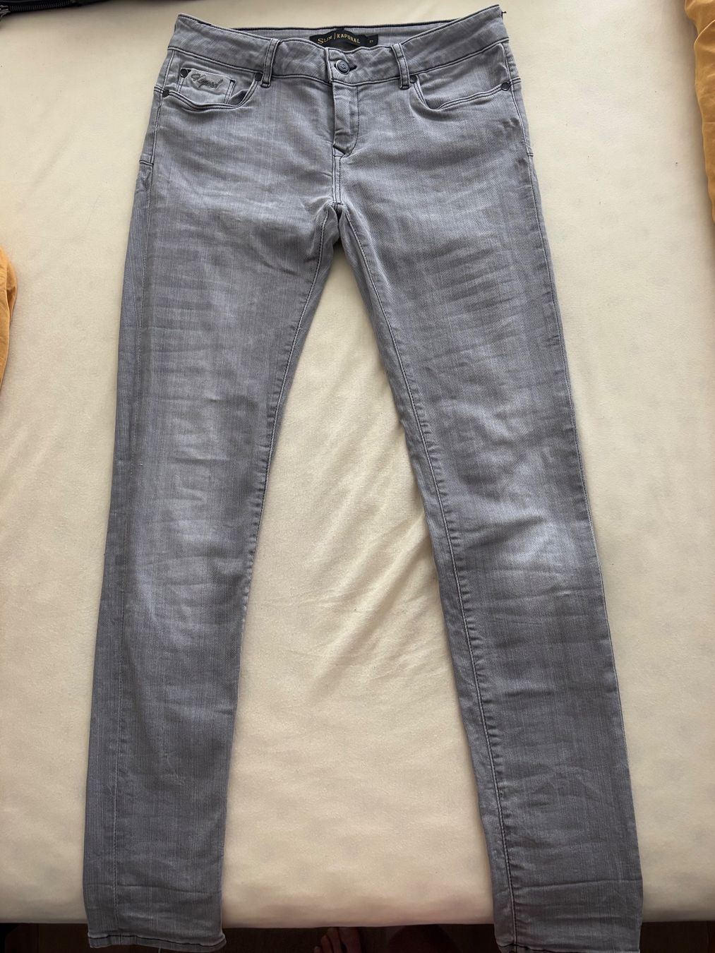 Jeans: Jean Kaporal gris taille 31 – Gebraucht aus Cossonay-Ville von ale_k9mh 1