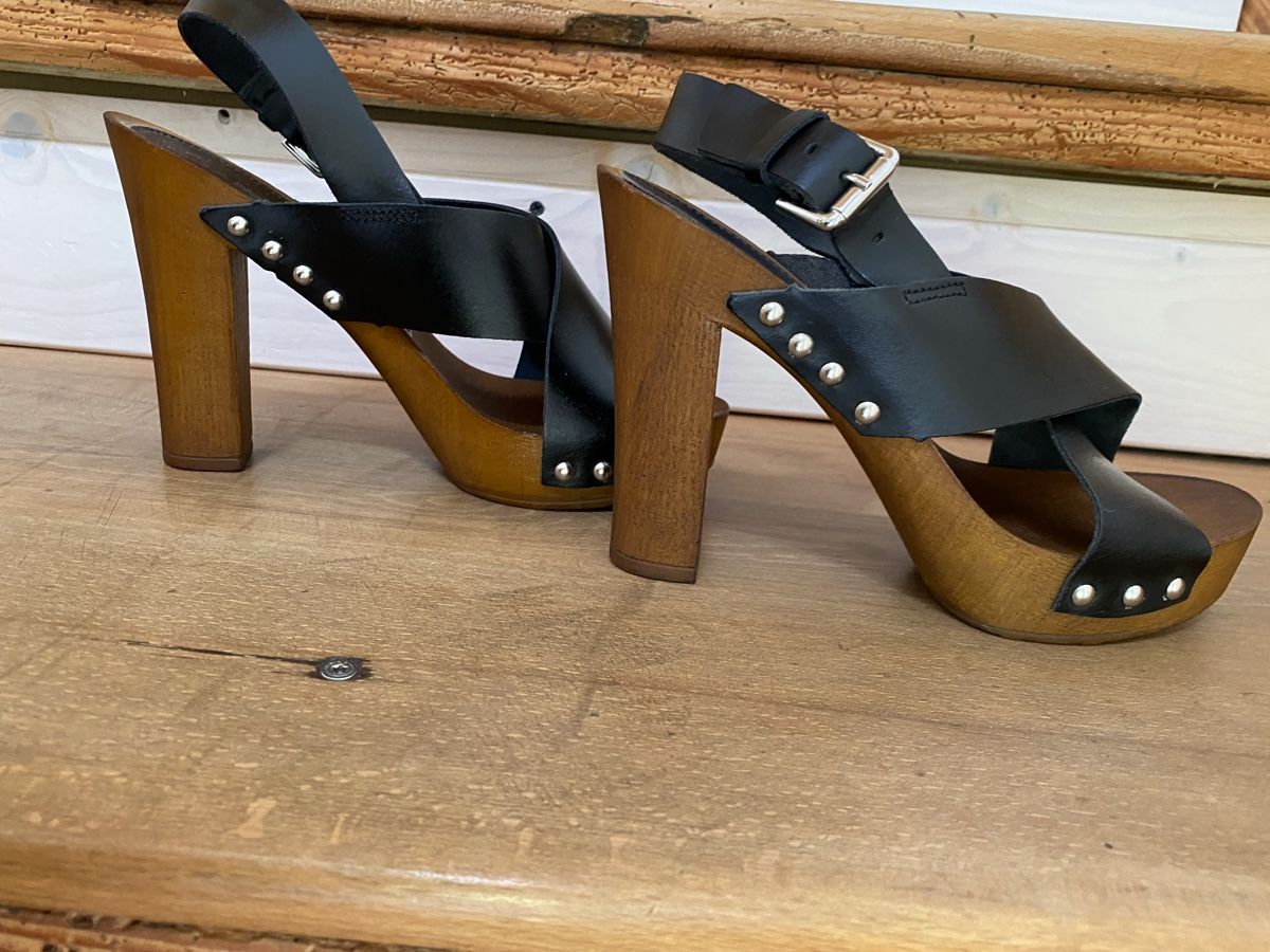 Scarpe da donna: Mules~sandales San Marina – Nuovo (secondo la descrizione) da Moutier venduto da Happyvidedressing