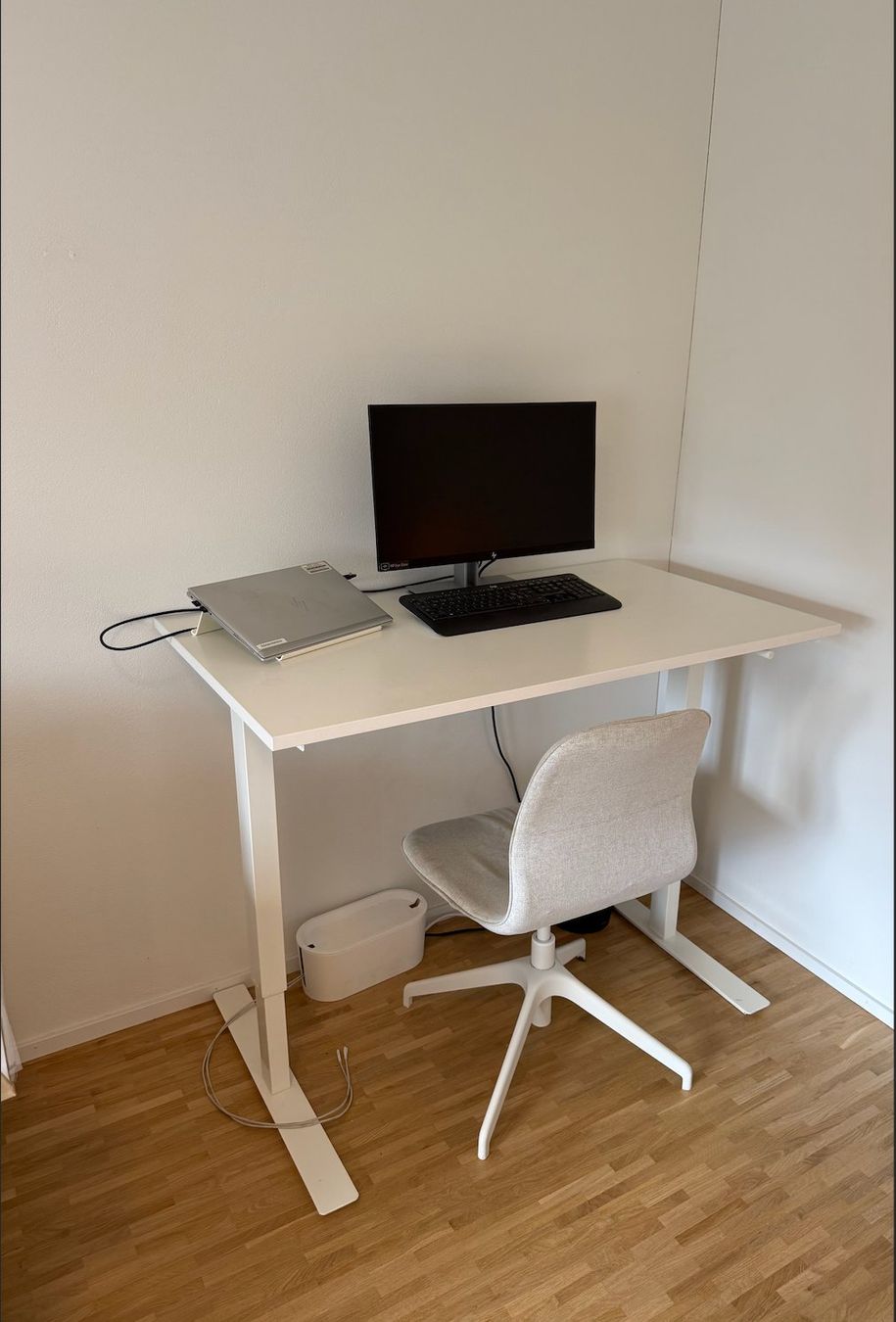 Ikea Schreibtische: Office Desk – Gebraucht aus Zürich von gui_f5vn 1
