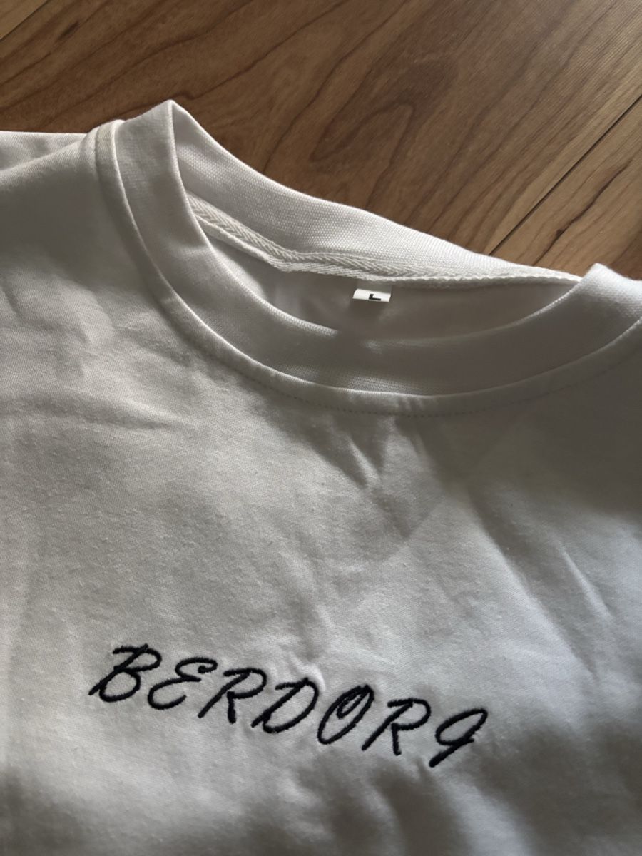 T-shirt: T-Shirt Berdori – Nuovo (secondo la descrizione) da Dübendorf venduto da dor_2yvd 2
