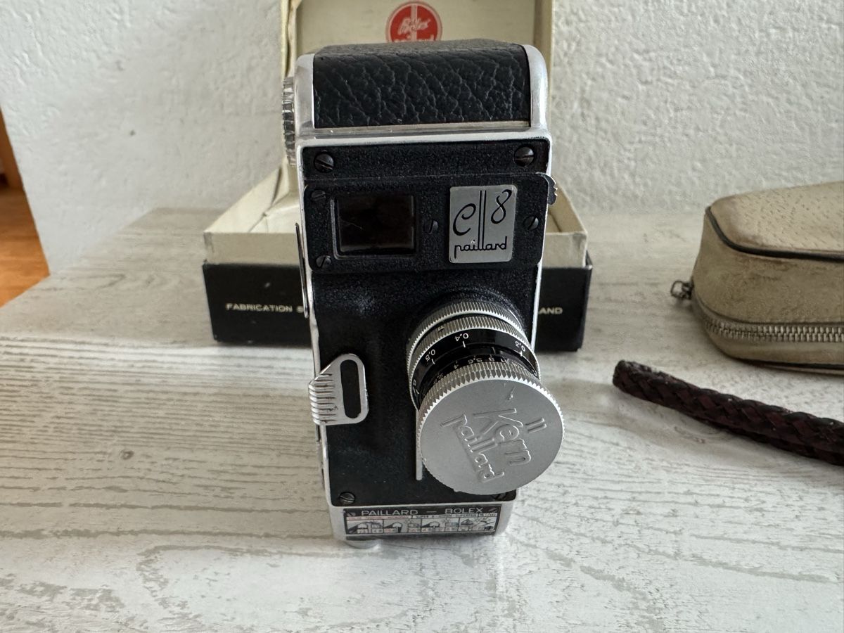Bolex Fotocamera: Bolex paillard 8c  8mm kamera – Usato da Zunzgen venduto da milesdavis76 1
