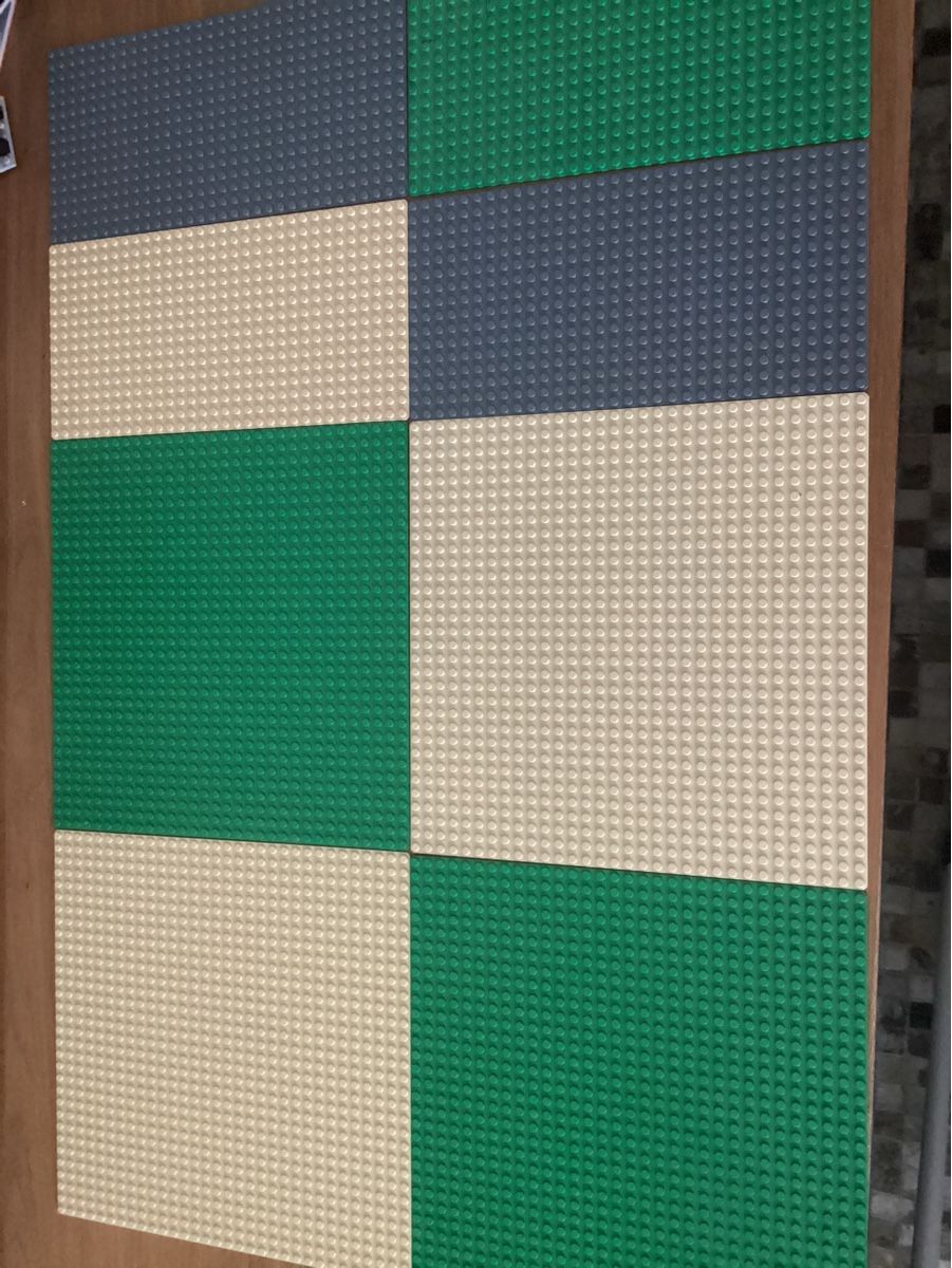 Lego Spielzeuge: Je 4 grosse und kleine Grundplatten – Gebraucht aus Rudolfstetten von Gwyneth2