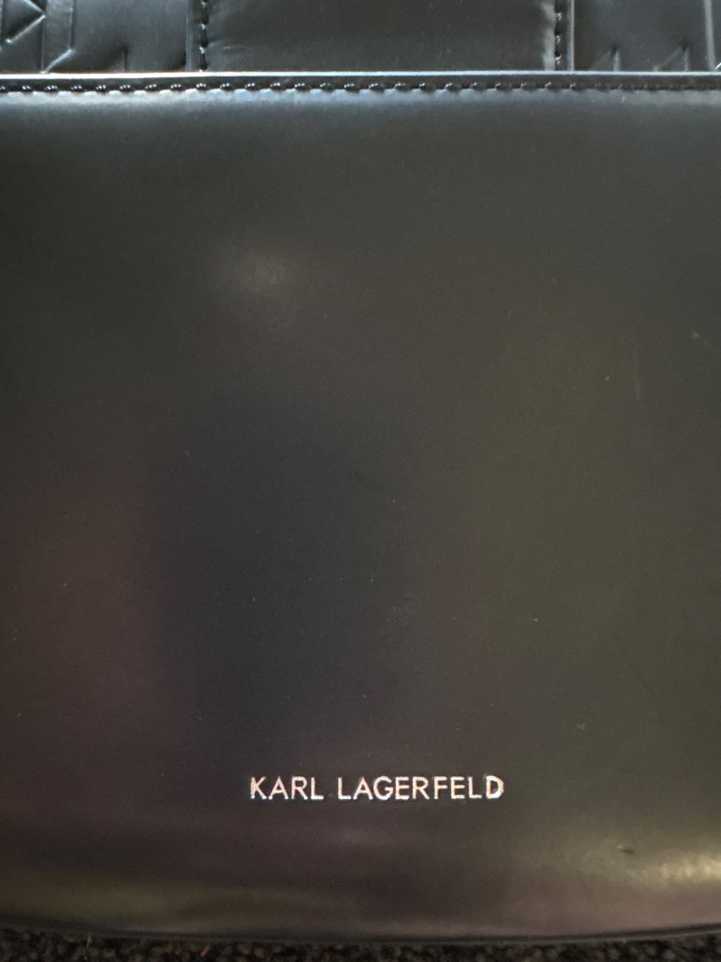 Karl Lagerfeld Sacs femmes: Karl Lagerfeld BAG mit Kranz – D'occasion à Aarwangen par kah_79t5 1