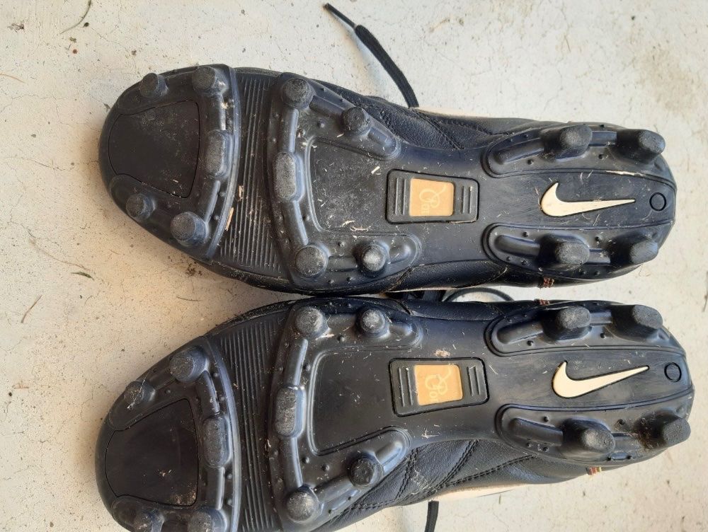 Nike Scarpe da uomo: Fussballschuhe Nike 38.5 – Usato da Frauenfeld venduto da RoseMaylie 1