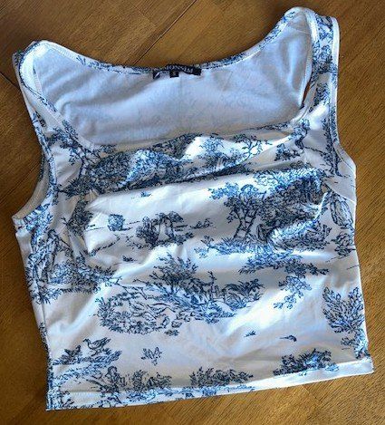 Top: joli haut crop taille S – Usato da Athenaz (Avusy) venduto da cyrano476