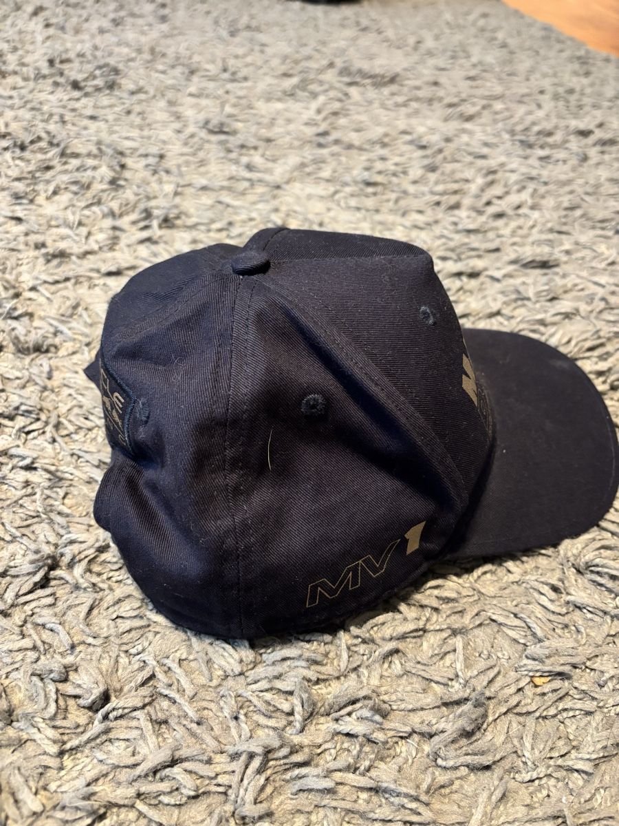 Red Bull Copricapi, berretti & cappellini: Red Bull Racing Cap – Usato da Schwerzenbach venduto da rea_bh9k 1