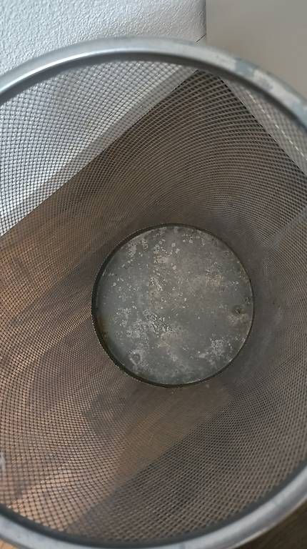 Cestini per rifiuti: Papierkorb Metall-Mesh, silber  ca. 15L – Usato da Widnau venduto da pat_b8t7 1