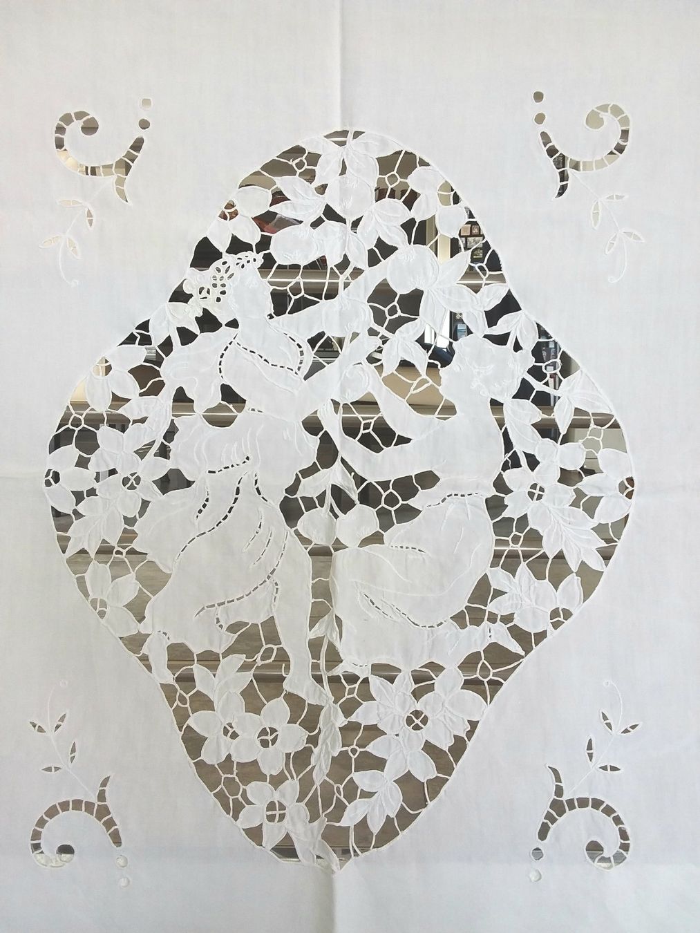 Altra biancheria da tavola: Surnappe ancienne, 166 x 185 cms. – Usato da La Chaux-de-Fonds venduto da achillea01 1
