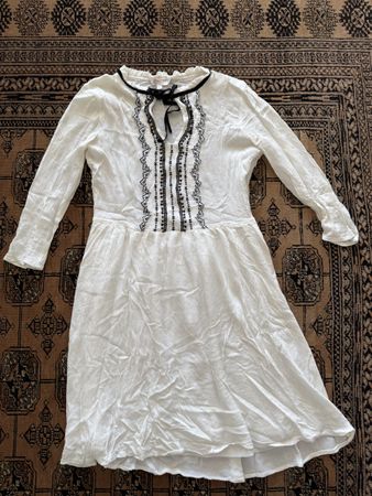Clockhouse Kleid, Gr. 34, weiss mit Stickerei