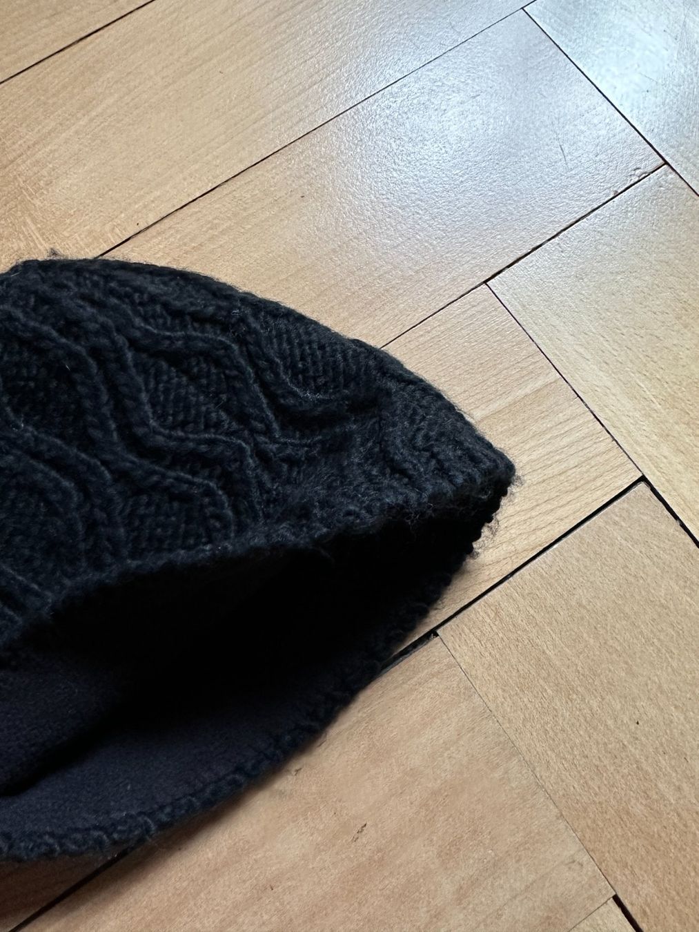 Salomon Copricapi, berretti & cappellini: SALOMON - Strickmütze Kappe schwarz warm – Usato da Zürich venduto da Diazaio 1