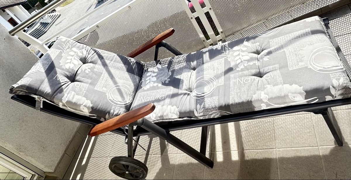 Sedie a sdraio: Bequeme Gartenliege mit Auflage, – Usato da Visp venduto da miflo-1 2