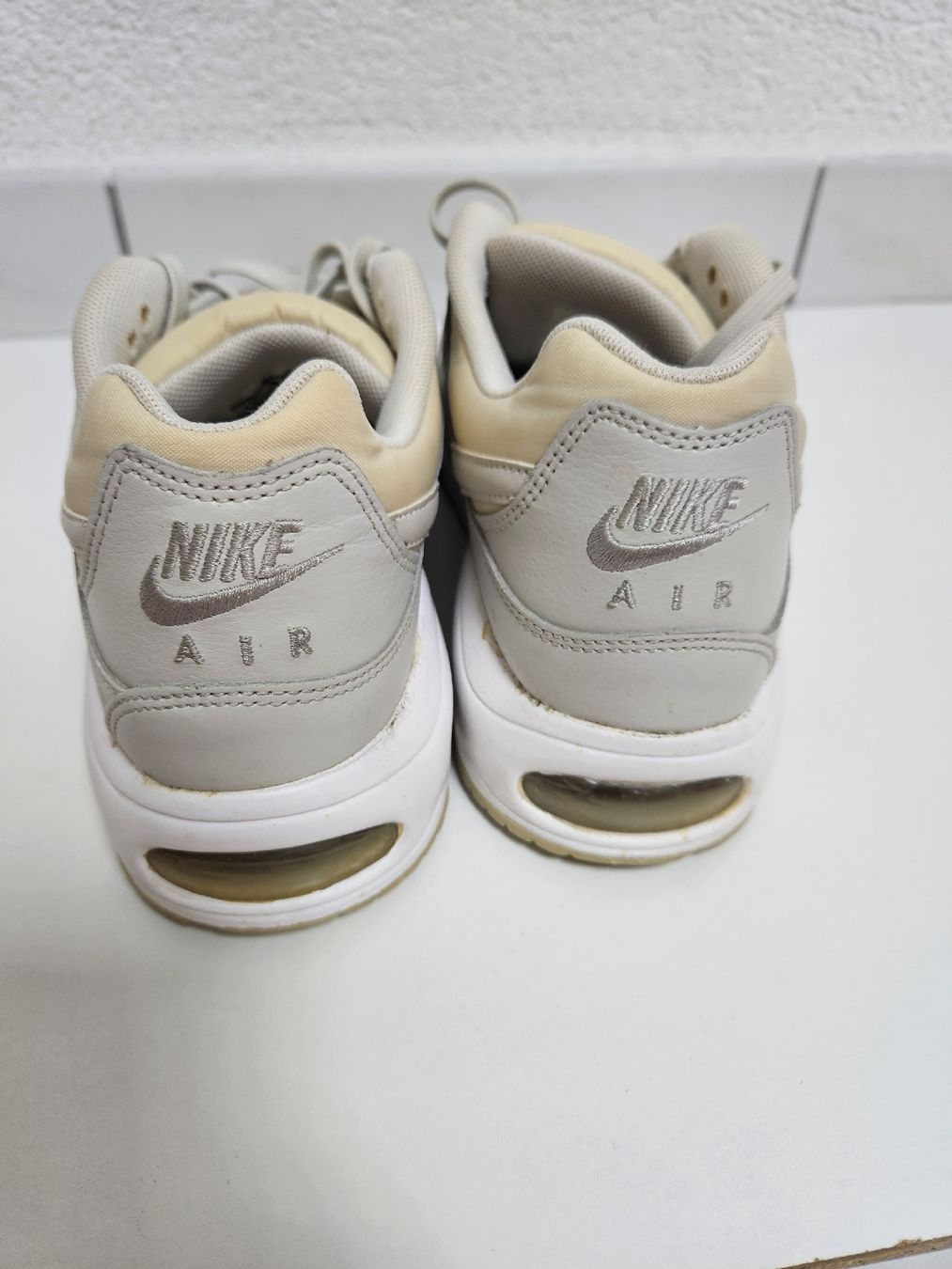 Nike Scarpe da donna: Nike Air Max Sneaker beige Grösse 38.5  – Usato da Schlieren venduto da Bestleo 7
