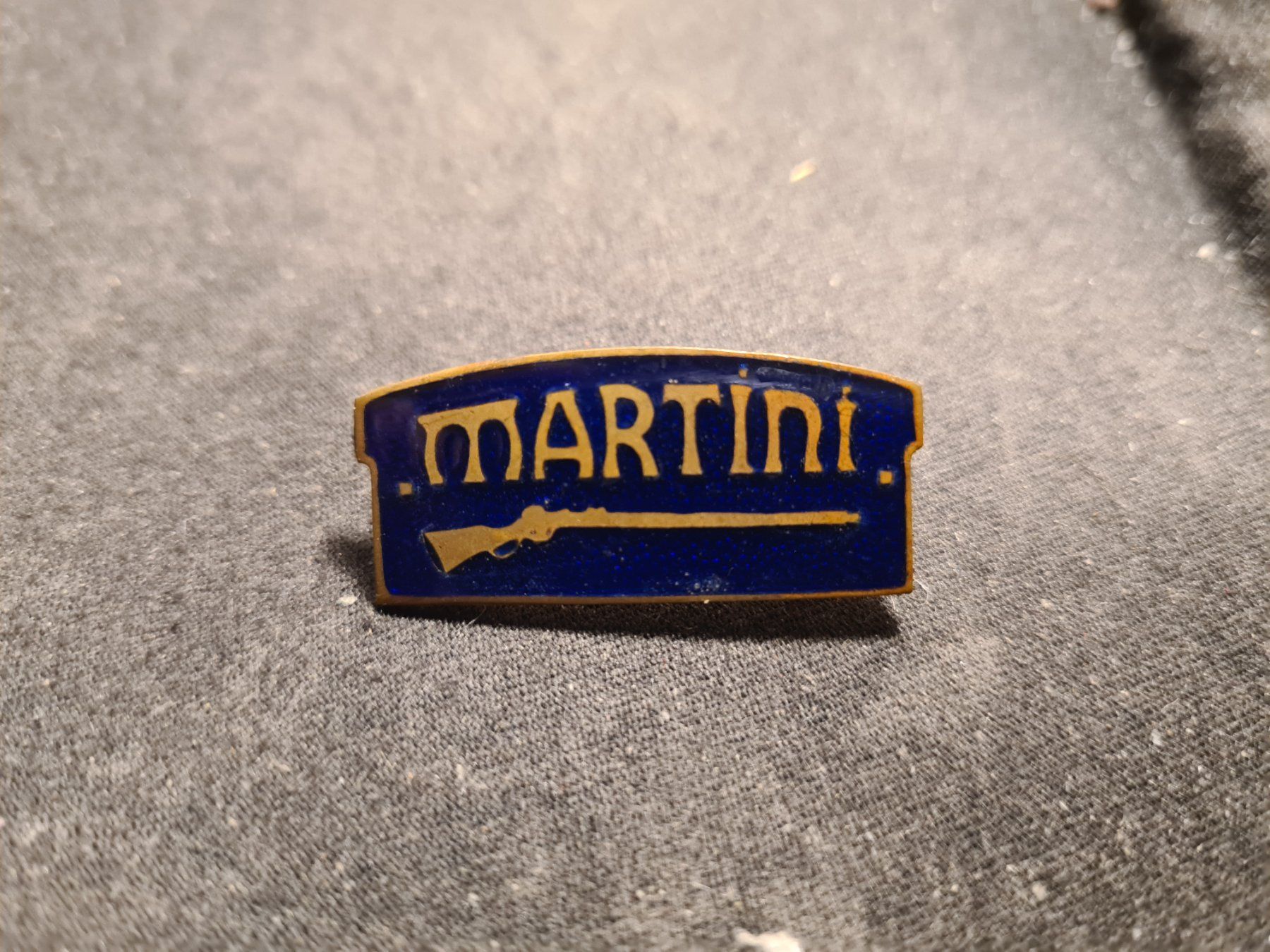 Placchette & Badge: MARTINI  SAINT  BLAISE  BADGE  VINTAGE  OLDTIMER – Usato da Bellevue venduto da BURGOLMANIA