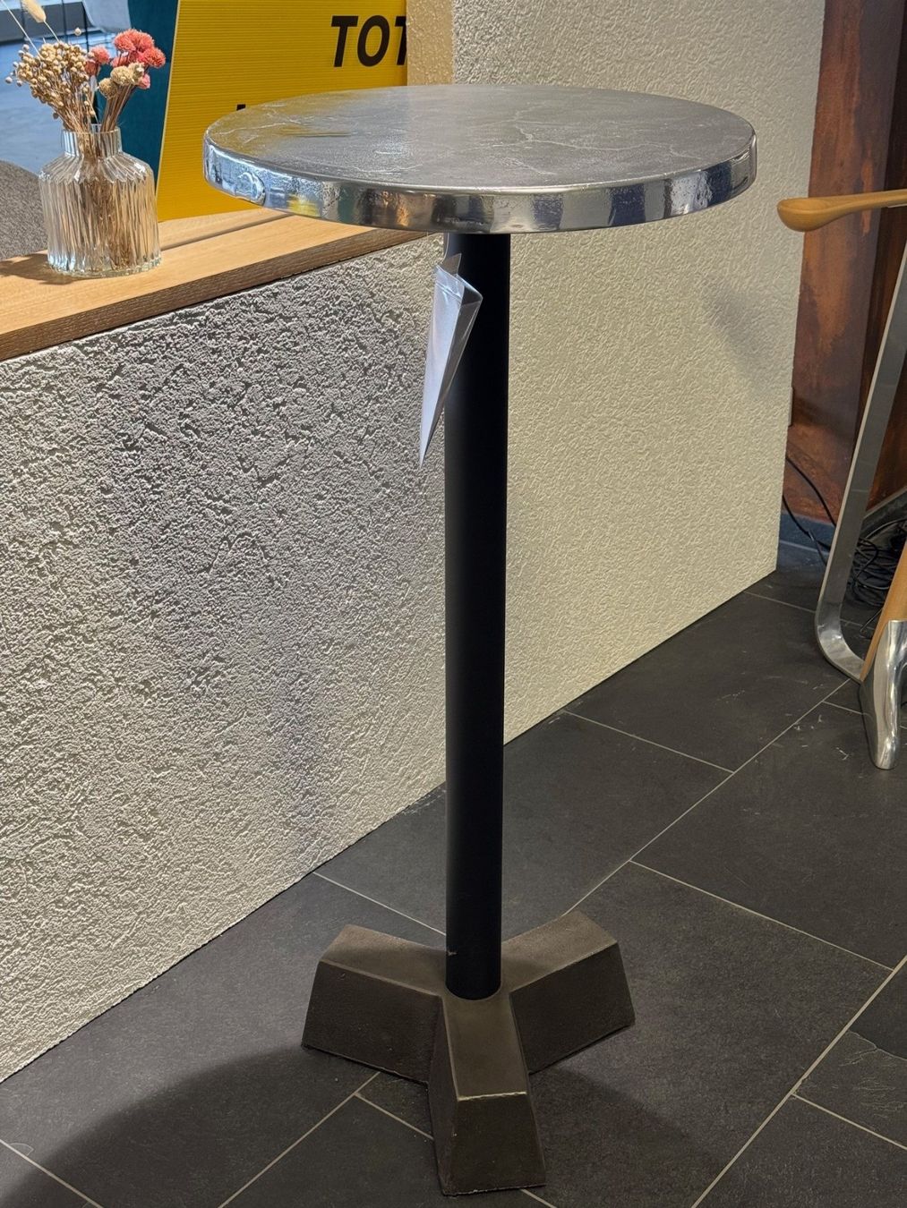 Gervasoni Tavoli: Stehtisch Brass 47 – Nuovo (secondo la descrizione) da Studen BE venduto da moebellaubscher2020