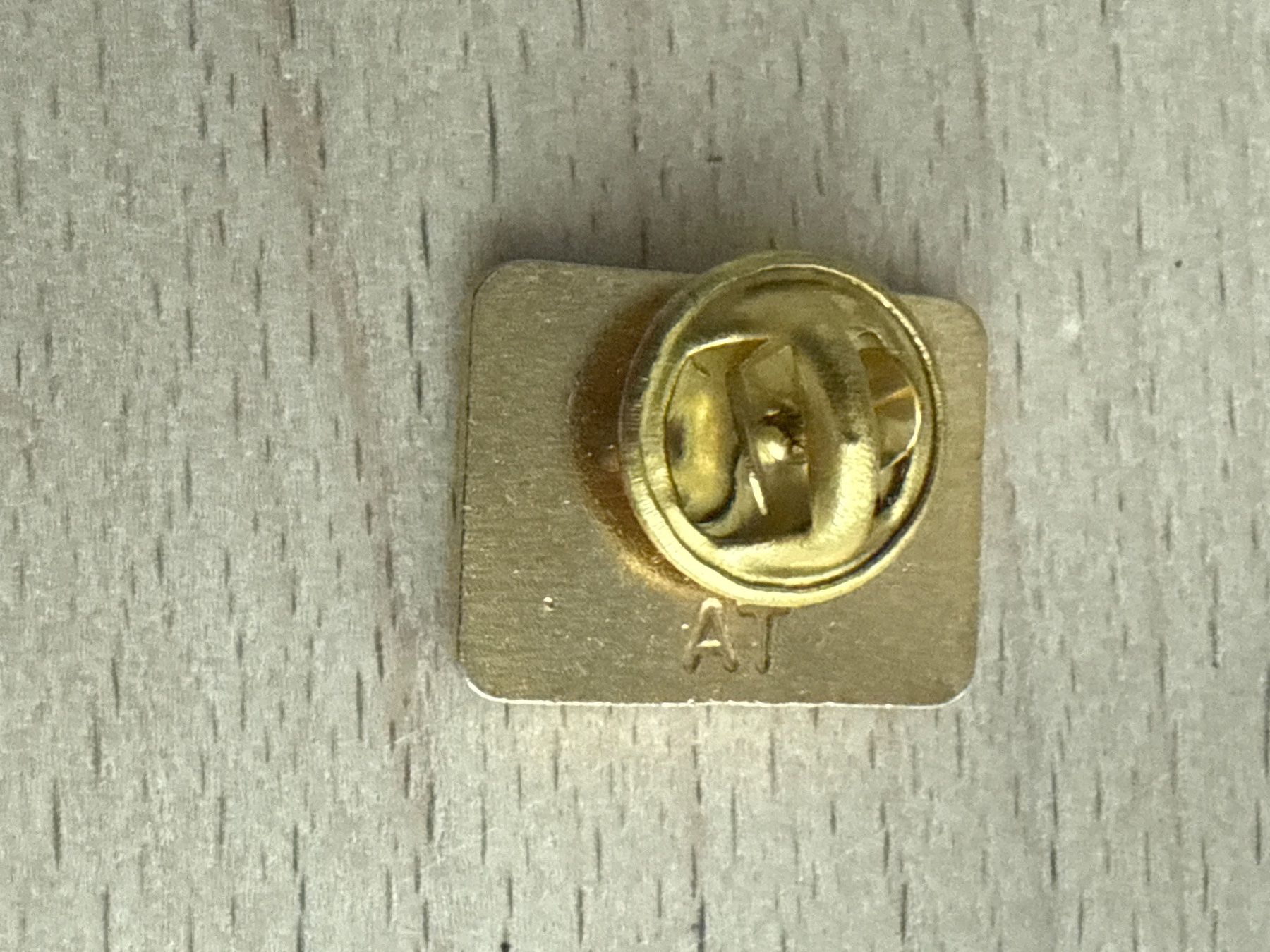 Plaquettes & Badges: Pin Elgin Co-Operative Services – D'occasion à Glattbrugg par Schweigmatt 1