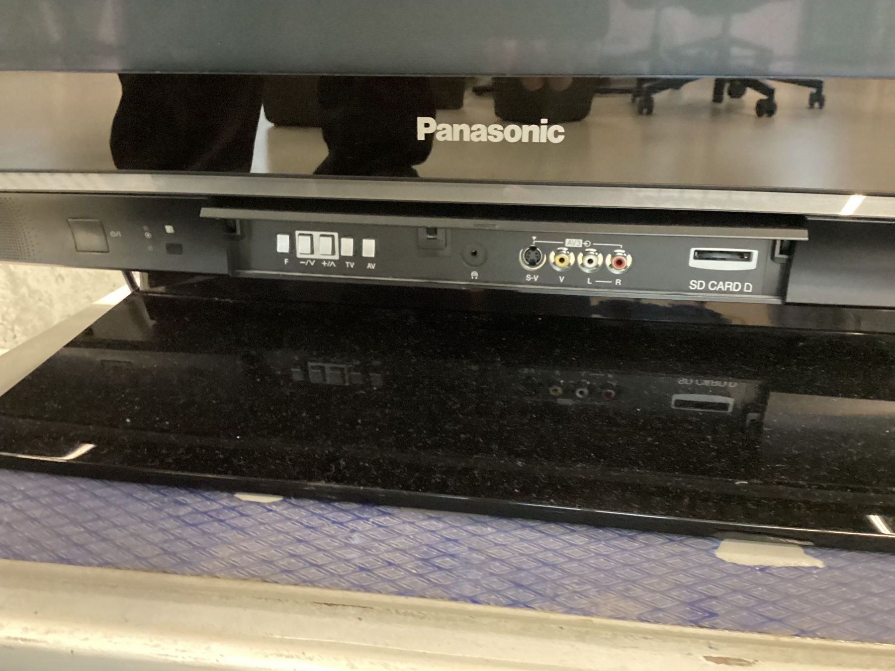 Panasonic Televisori: Panasonic TH-42PX80E 42" Plasma-TV -Wiitergäh – Usato da Zug venduto da GGZatWork 3