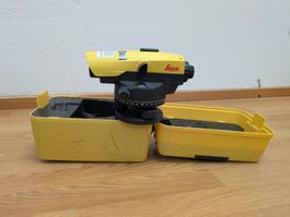 Nivelliergerät LEICA NA524