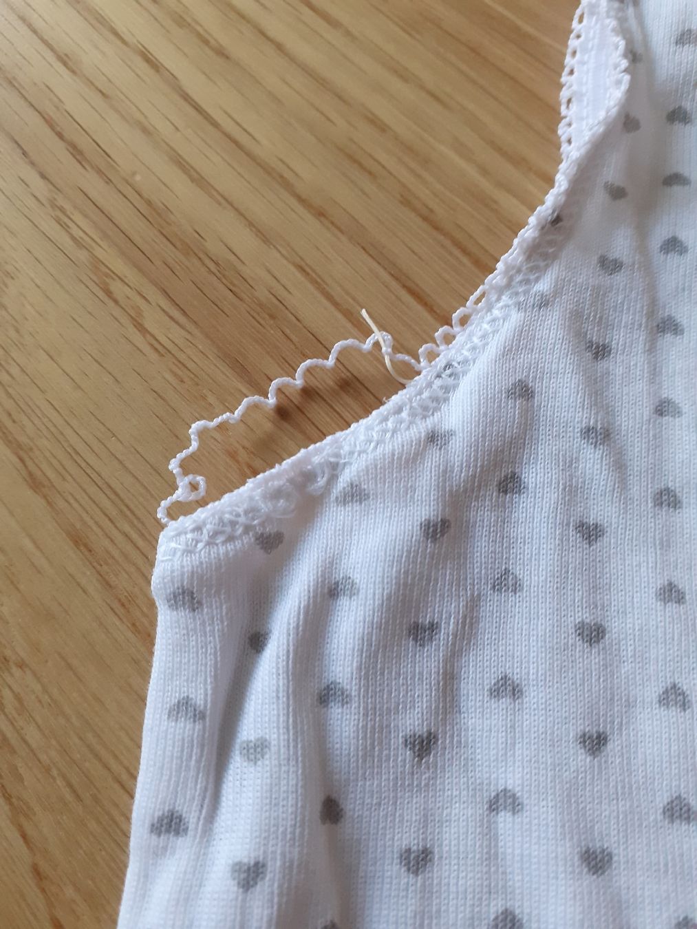 Migros Biancheria intima: 2 Mädchen Unterhemden Gr. 122/128 – Usato da Wabern venduto da jeroalila 2