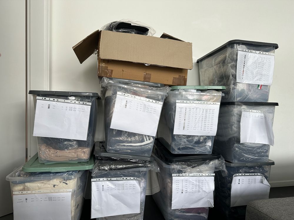 Liquidation lot Habits Neuf Homme & Femme valeur 6500. Kaufen auf