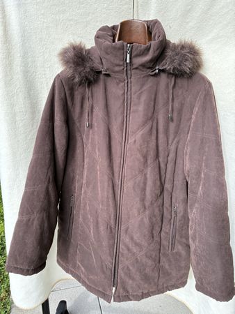 Warme Winterjacke, Gr. 44, mit Kapuze und Kunstfell ❄️