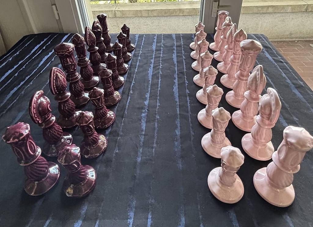 Jeux: Jeu d'échecs unique en céramique  – Neuf avec emballage d'origine à Vevey par cat_tw2s