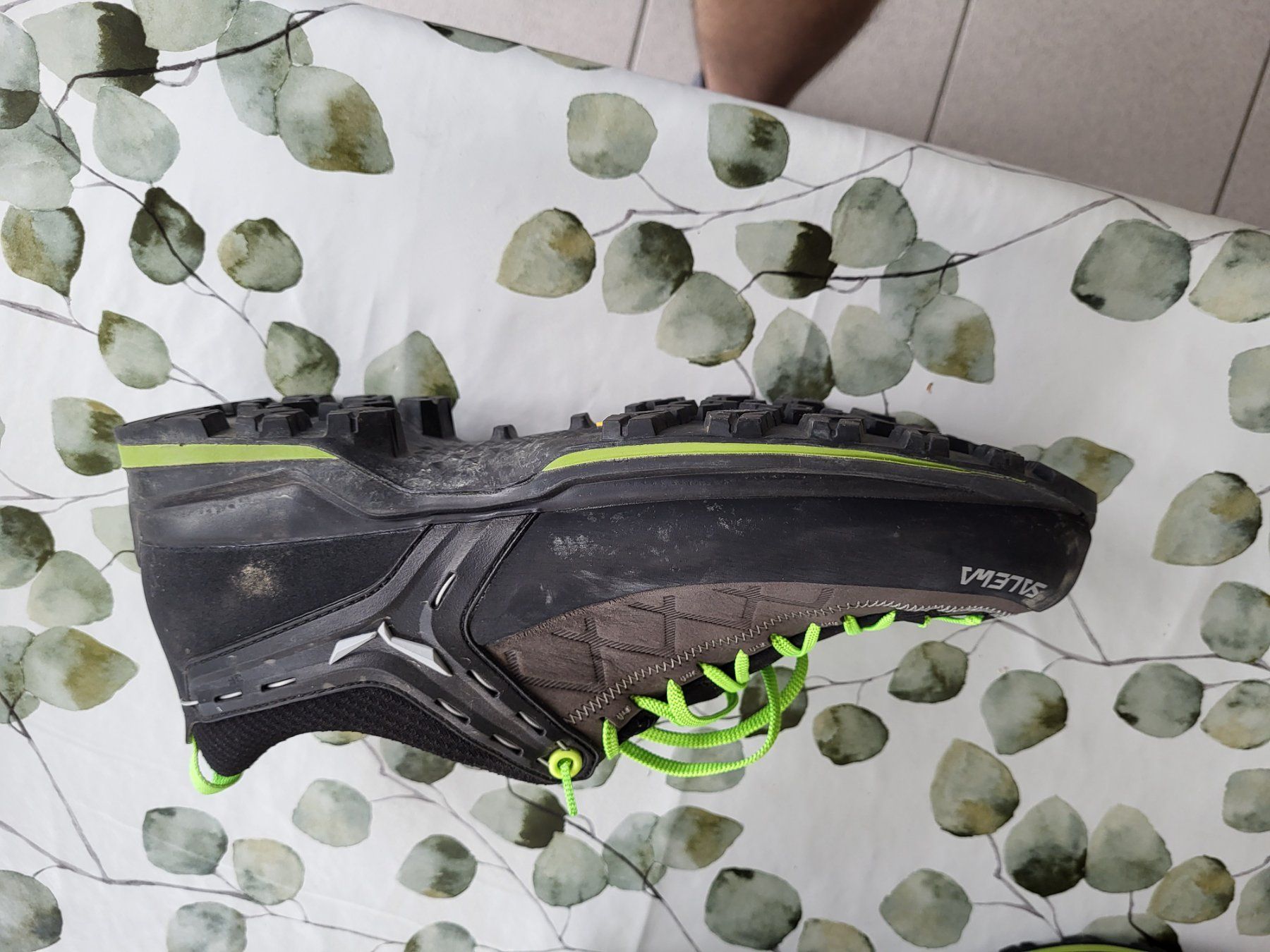 Salewa Scarpe da uomo: Trekking Schuhe schwarz – Usato da Goldach venduto da gabriele99 1