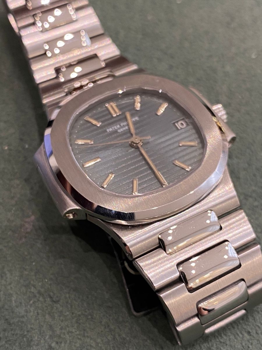 Patek Philippe Orologi: Patek Nautilus 3800 mit seltenes Anthrazit Zifferblatt – Usato da Pfäffikon SZ venduto da StanleyCup 2