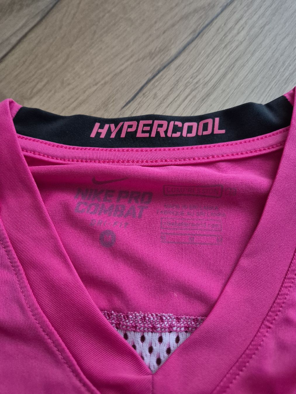 Nike Tops: Nike Top Gr. M – Gebraucht aus Wil SG von FionaSmile 2