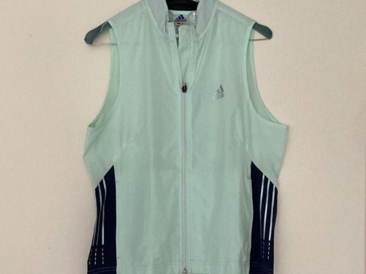 Adidas Gilets: Adidas weste --------(N) – D'occasion à Wallisellen par AS.TZ. 6