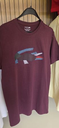 Orginale Lacoste T-Shirt Gr. M - Dunkelrot - neue Zustand