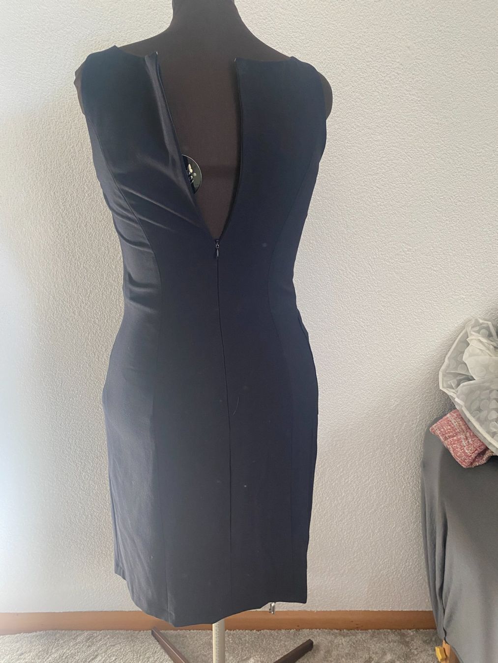 Vestiti: Little Black Dres 36 – Usato da Liestal venduto da aarroon 3