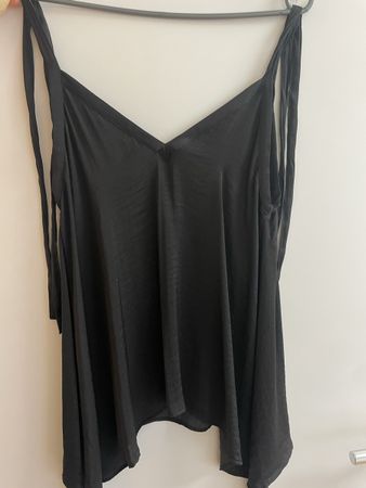 Zara Trägertop schwarz V-Ausschnitt 
