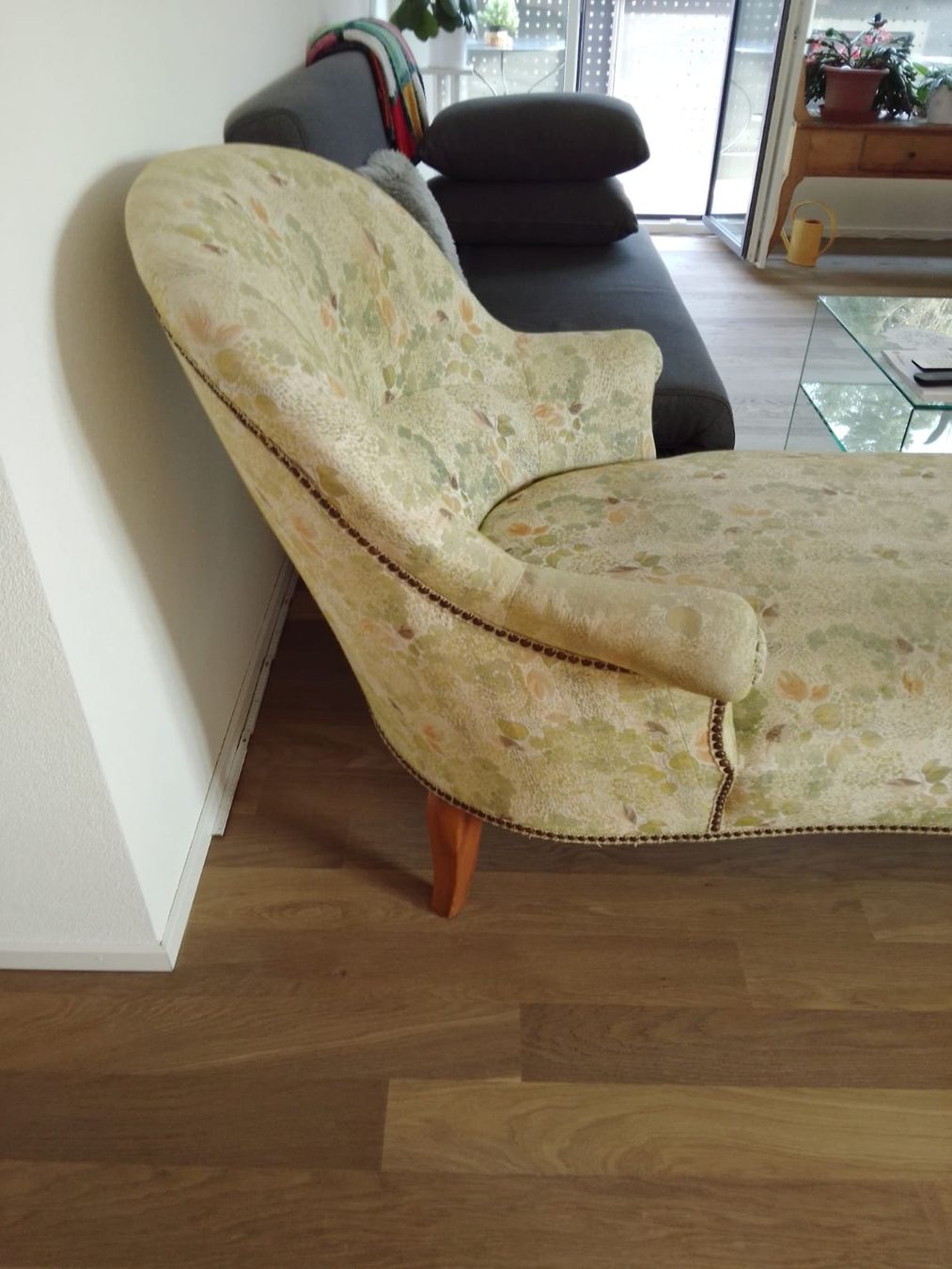 Stühle: Vintage Chaiselongue Blumenmuster – Gebraucht aus Schübelbach von Restwert_Schubelbach 4